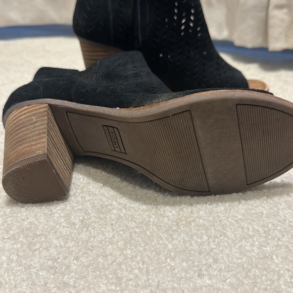 Toms Black Ankle Booties with Perforated Design - Picture 4 of 6